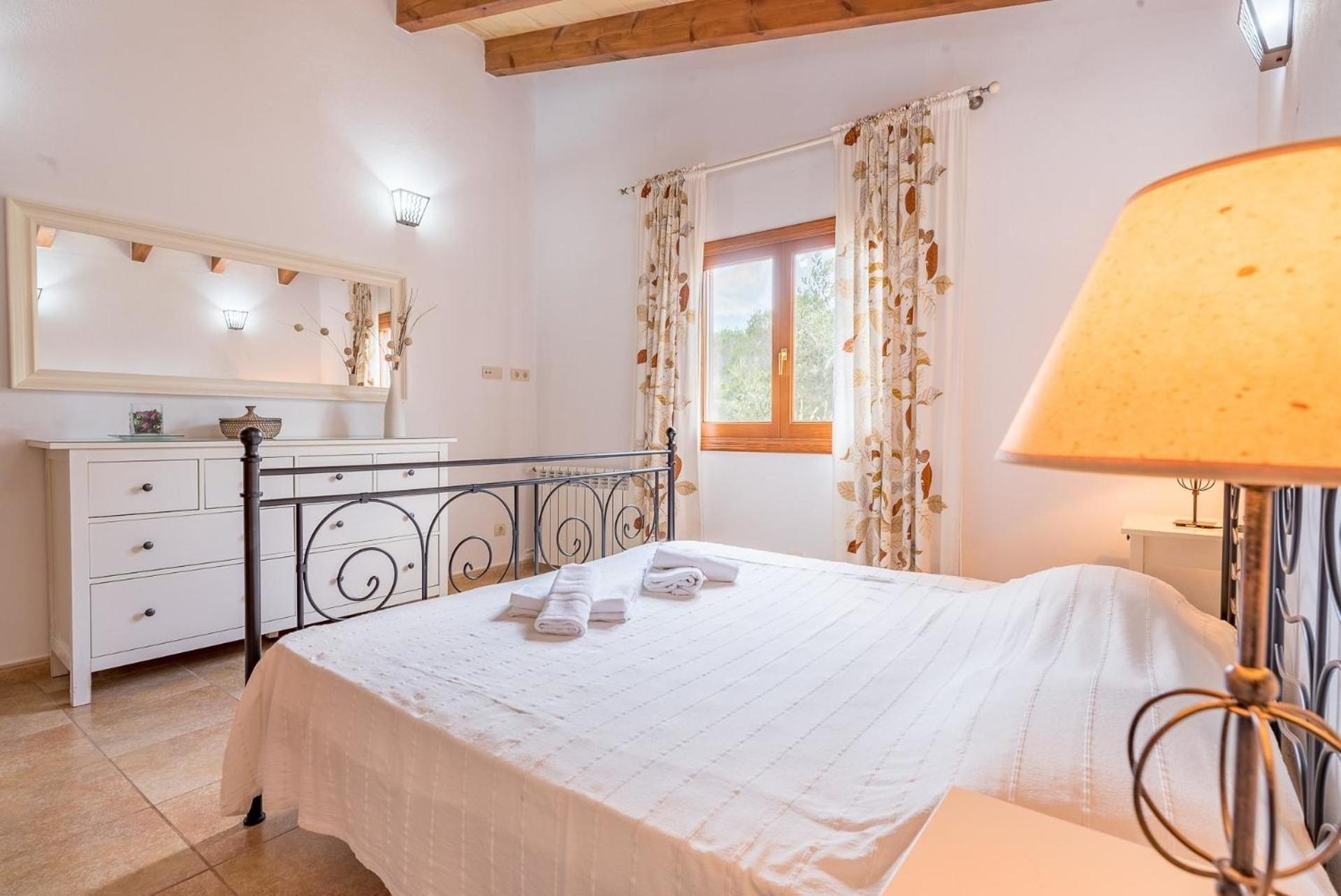 Ferienhaus Mit Privatpool Fuer 6 Personen Ca 226 Qm In San Lorenzo De Cardessar, Mallorca Suedostkueste Von Mallorca