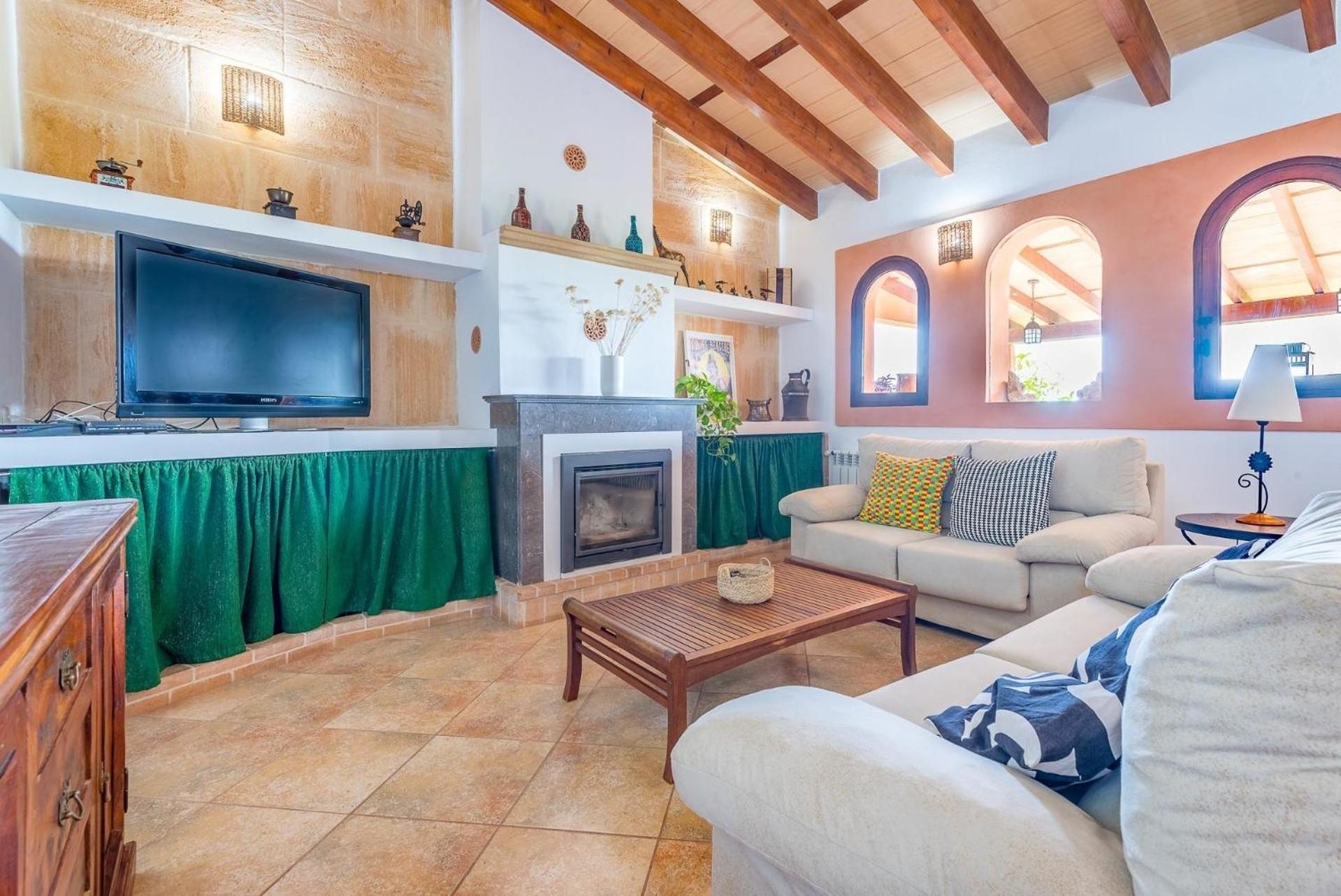 Ferienhaus Mit Privatpool Fuer 6 Personen Ca 226 Qm In San Lorenzo De Cardessar, Mallorca Suedostkueste Von Mallorca